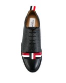 Wholecut tricolour bow shoe
