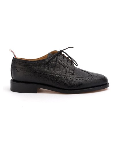 Classic Longwing Brogue Flat In Black Pebble Grain