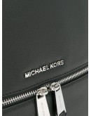 multi-zips backpack