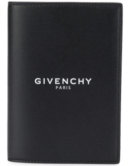 logo passport holder