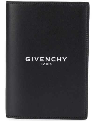 logo passport holder