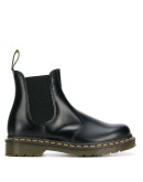 elasticated side panel boots