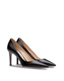 classic pointed pumps