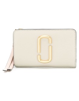 The Snapshot compact wallet