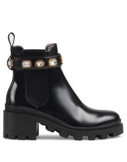 Leather ankle boot with belt