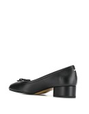 low heel tabi pumps