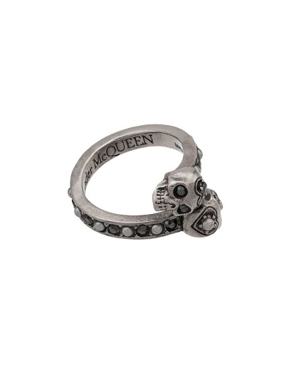skull motif ring