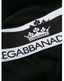 contrasting crown and brand logo briefs