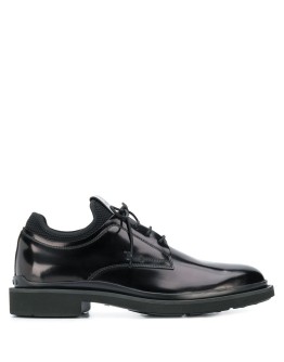 lace-up Oxford shoes