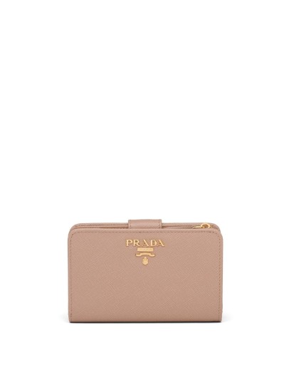 contrasting interior wallet