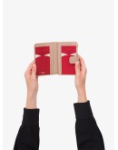 contrasting interior wallet