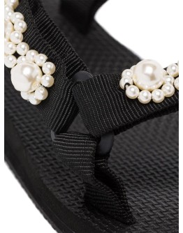 pearl-embellished sandals