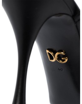 Amore 90mm logo plaque sandals