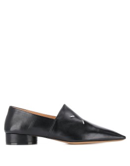 pointed-toe loafers
