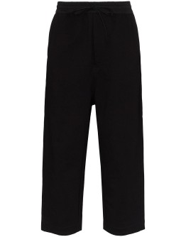 cropped jogging bottoms