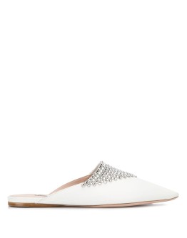pointed slippers