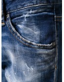 turn-up distressed jeans 