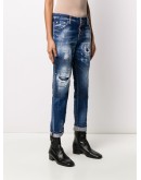 turn-up distressed jeans 
