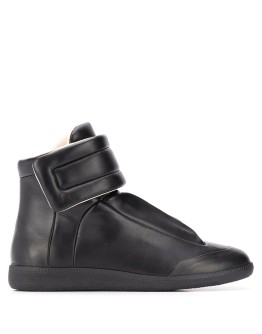 lace-up ankle boots