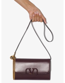 V logo leather clutch bag