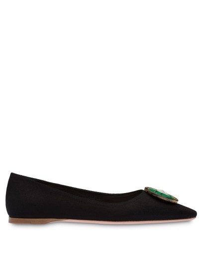 pointed-toe ballerina shoes