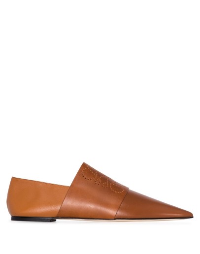 pointed logo flat pumps