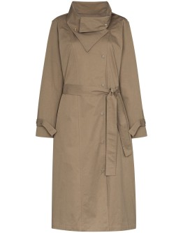 wing-collar trench coach