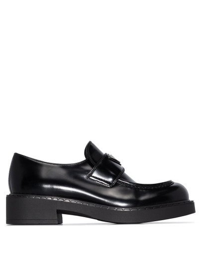 logo plaque leather loafers