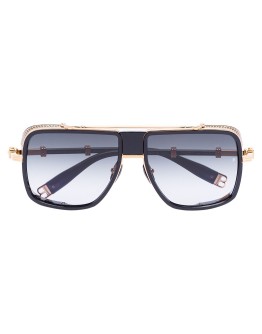 aviator-frame sunglasses