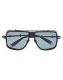 aviator-frame sunglasses