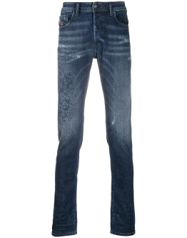 Sleenker light-wash skinny jeans