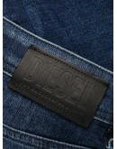 Sleenker light-wash skinny jeans