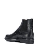 ankle-length Chelsea boots