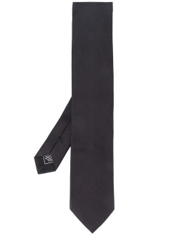 pointed tip tie
