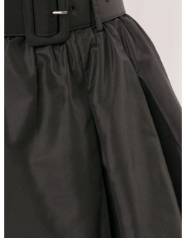 puffball-layer belted shorts