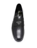 logo-plaque leather loafers