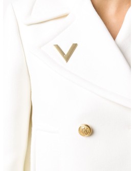 V-plaque double-breasted jacket