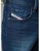 five-pocket skinny jeans