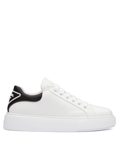contrast-heel low-top sneakers
