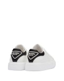 contrast-heel low-top sneakers