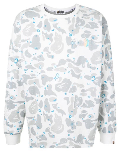 camouflage print T-shirt