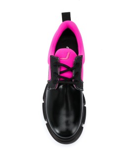 Velar low-top shoes