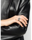 GG twisted ring
