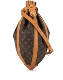 1995 pre-owned balloon bucket bag