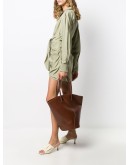 Curve tote