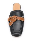 Gate square-toe mules