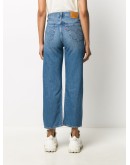 straight-fit jeans