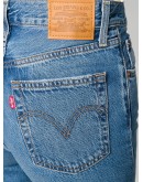 straight-fit jeans