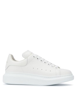 oversized low-top sneakers