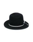André ribbon logo hat